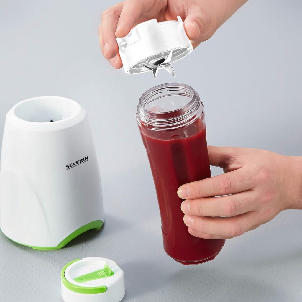 Frullatore Severin SM 3735 Smoothie Mini con 2 contenitori da 600 ml in tritan BPA free, lavabili in lavastoviglie. Lame in acciaio inox di ottima qualità, 24.000 giri/min, funzione pulse.