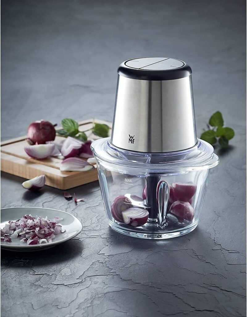 Tritatutto elettrico WMF Kult X Edition con contenitore in vetro, 320 W, 2 livelli di velocità. Acquista ora il tuo tritatutto elettrico con grande contenitore e finiture in cromargan opaco.