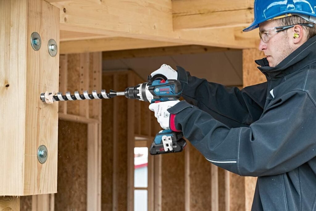 Bosch Professional Trapano-avvitatore a batteria GSR 18V-110 C, 18V System - Immagine del prodotto in valigetta L-BOXX.