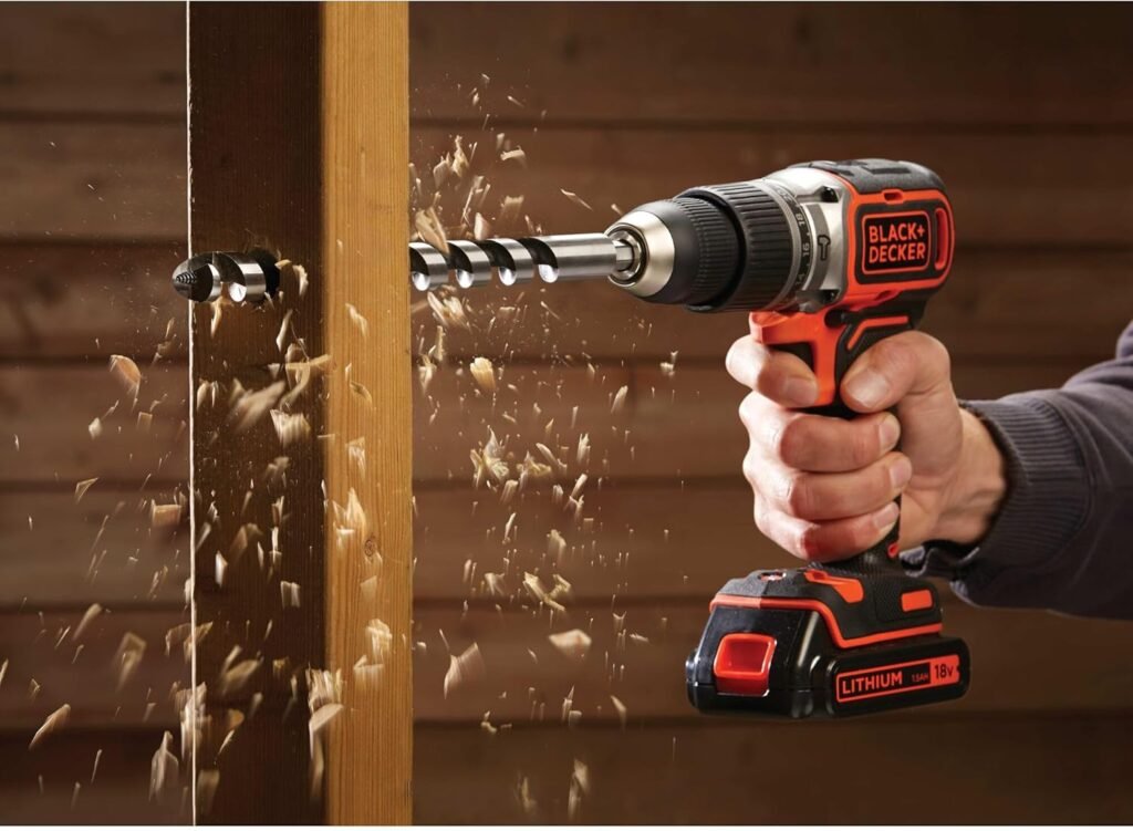 BLACK+DECKER Trapano/Avvitatore Brushless a Percussione con Doppia Batteria 18V Litio 1.5Ah. 2 Batterie 18V - 1.5Ah. BL188KB-QW. Acquista ora!