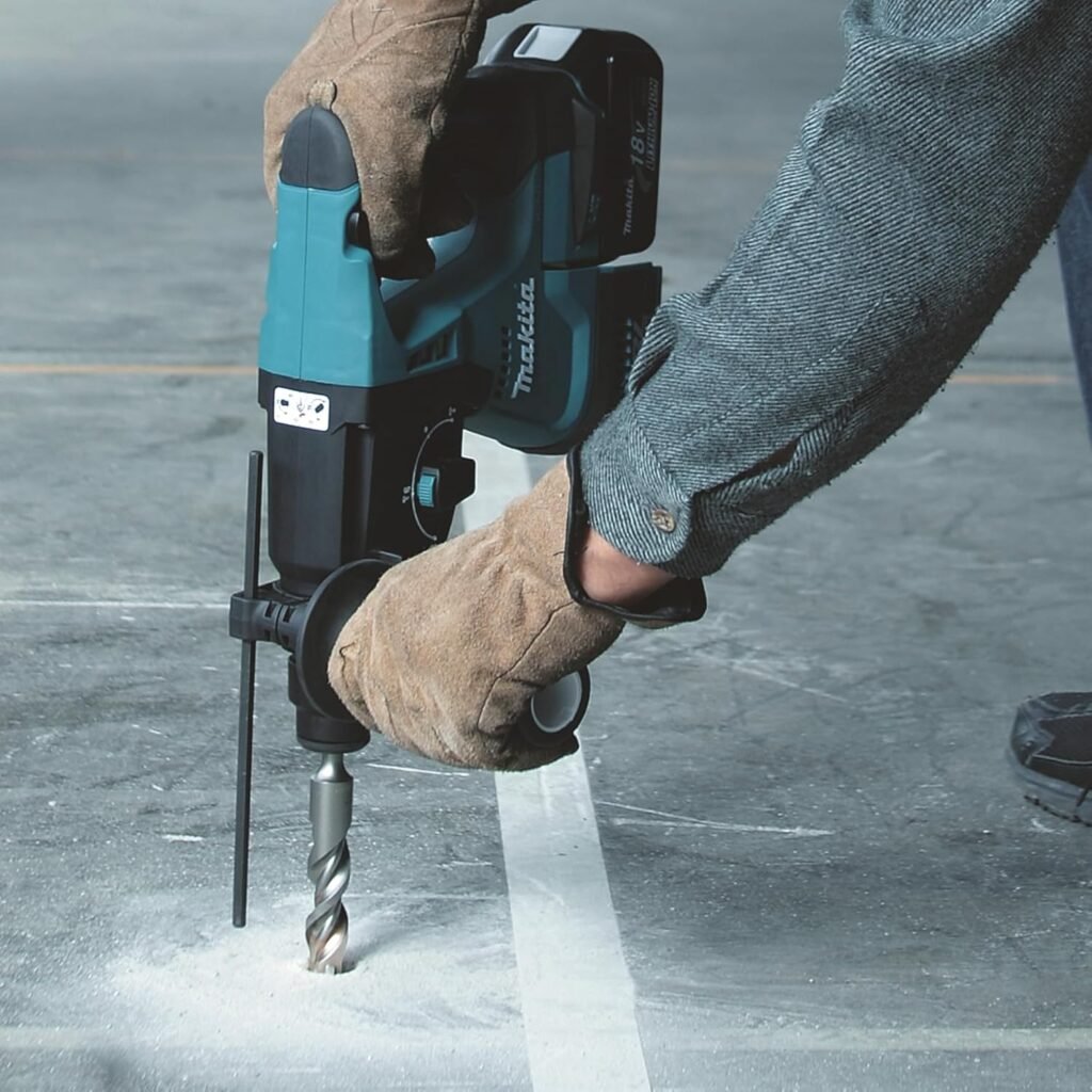 Martello Makita DHR243Z-18V SDS-Plus agli ioni di litio 24mm BL. Acquista ora e ottieni il massimo della potenza senza caricabatteria o batteria inclusi. Color nero, dimensioni grande.