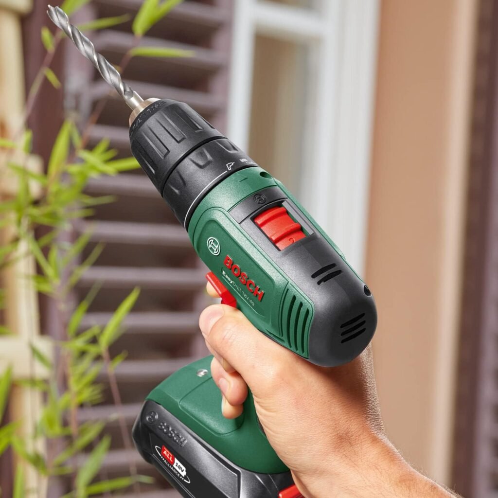 Trapano avvitatore a batteria Bosch EasyDrill 18V-40 (2 batterie da 2,0 Ah) - Sistema 18 volt, custodia inclusa per il trasporto.
