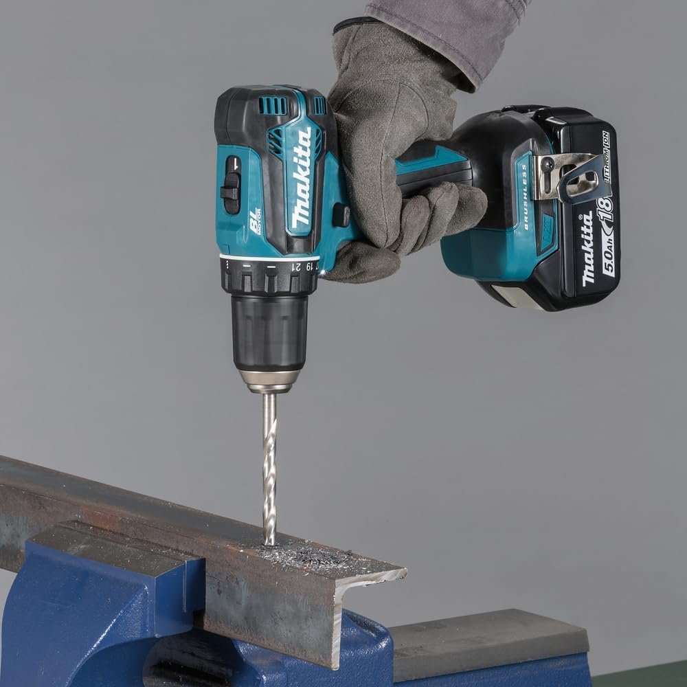 Makita DDF485RFJ Trapano Avvitatore a Batteria LI-ION 18V 2x3.0AH 50NM - Trapano Avvitatore Makita 18V con batteria al litio, 2 batterie da 3.0AH e potenza di serraggio fino a 50NM. Acquista ora!