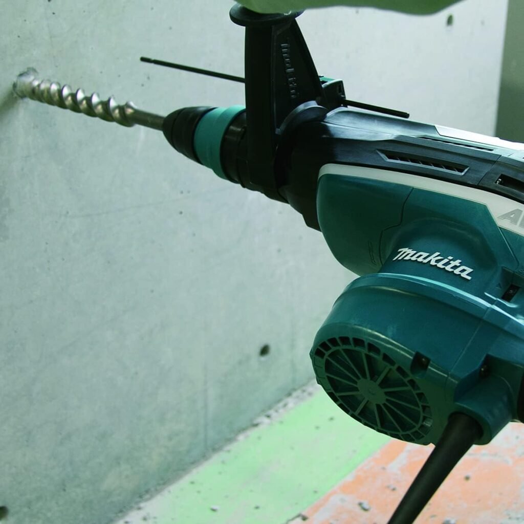 Martello rotativo Makita da 52mm 1500W AVT, Nero, 240 Volt. Acquista ora il tuo utensile potente e affidabile per i tuoi lavori di perforazione.